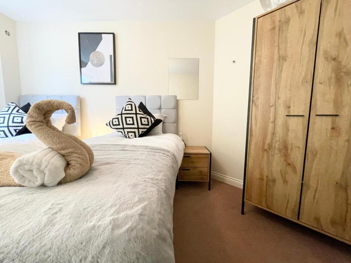 Best Price - Amazing 2 Bed 2 Bath - 4 Singles Or Super King Beds, 10 Min Walk To City Centre, 5 Minute Walk To Mayflower Theatre, Smart Tv, Ensuite, Balcony, Free Parking Southampton Luaran gambar